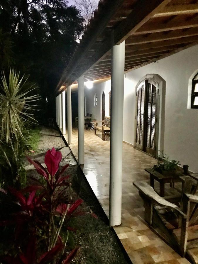 Suites próximo ao rio Jaguareguava em Bertioga Exterior foto