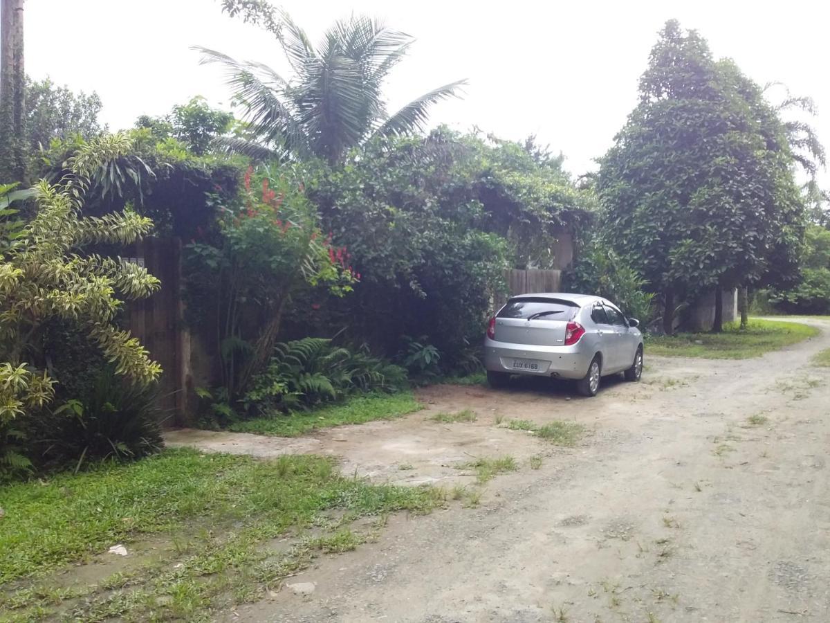 Suites próximo ao rio Jaguareguava em Bertioga Exterior foto